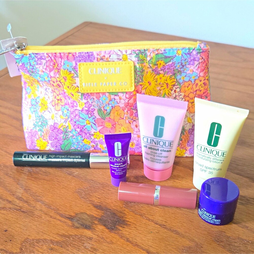 Clinique Travel Size 7 pc Set: SPF 35 Lotion+, Smart Repair, Cleanser, Mascara